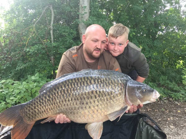 Lee and Ben Wilkes: 44lb