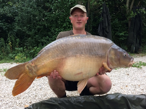 Lee Dickinson: 43lb