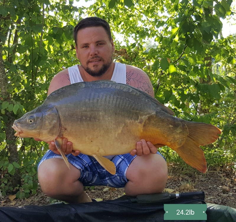 Nicholas Wright 24lb mirror