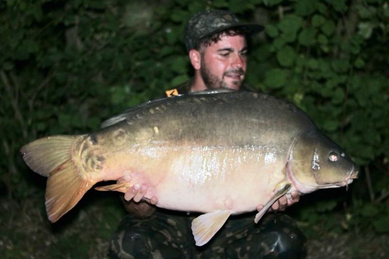 Ashley Caswell 40lb 8oz mirror