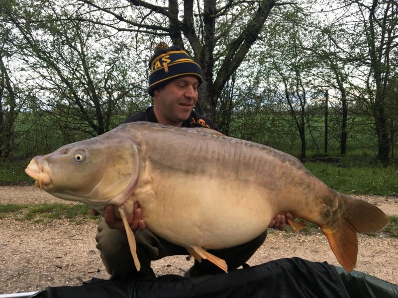 51lb 10oz