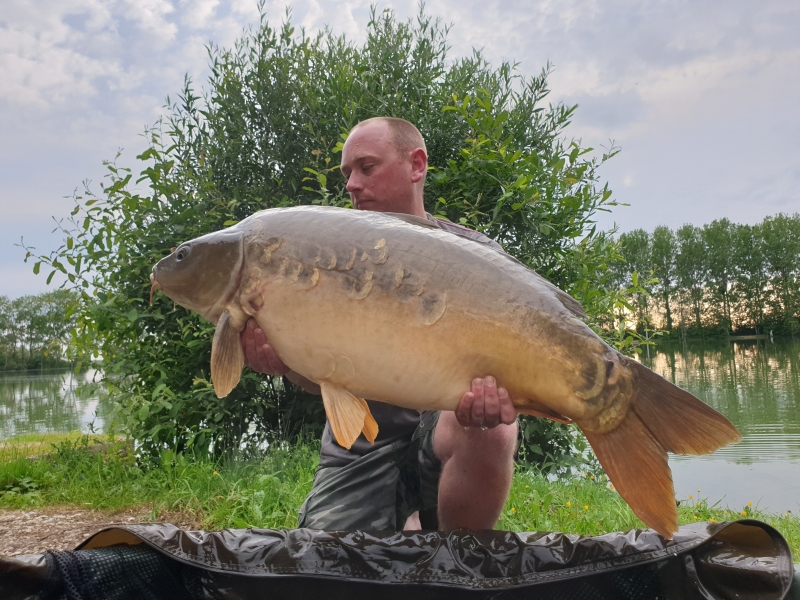 Daniel Jones 42lb